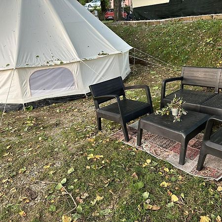 Tiendas Safaris Риполь Экстерьер фото