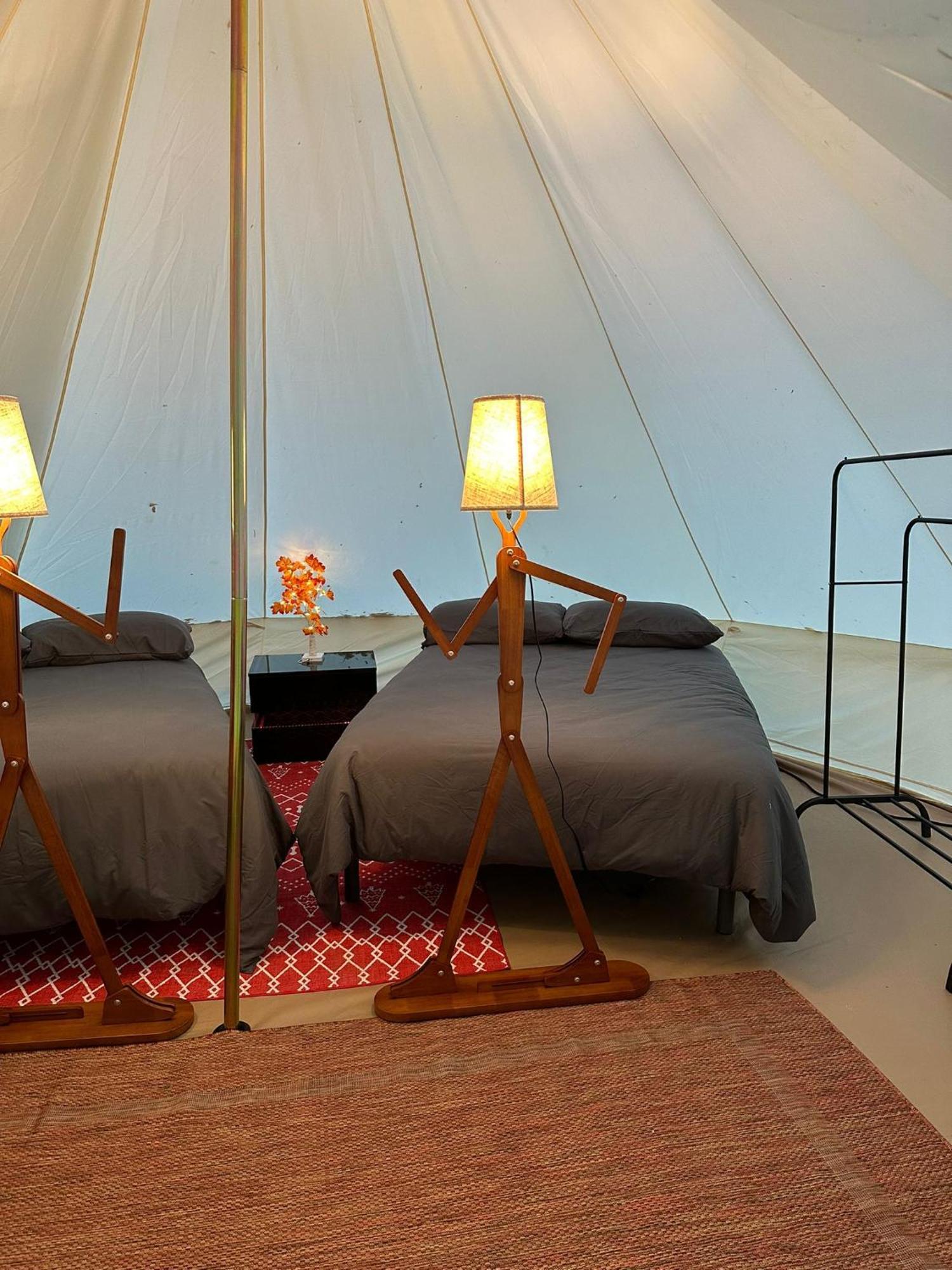 Tiendas Safaris Риполь Экстерьер фото