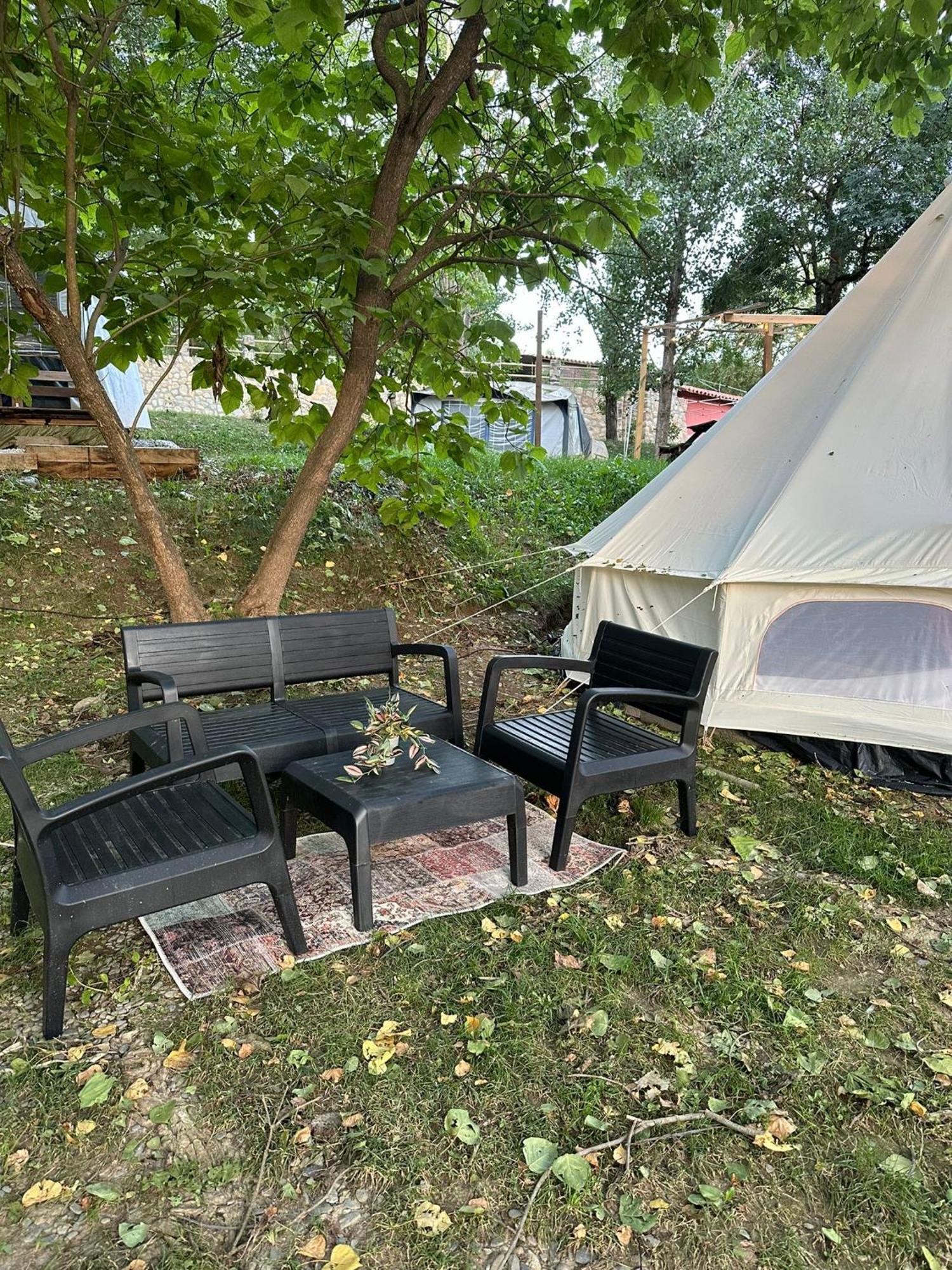 Tiendas Safaris Риполь Экстерьер фото