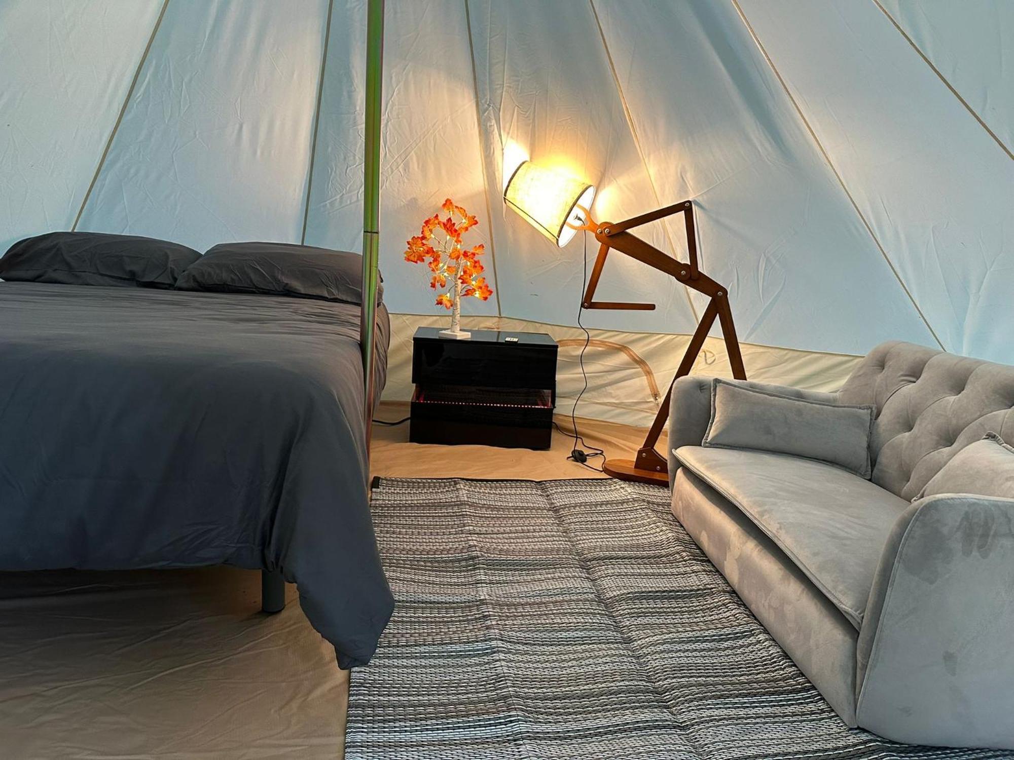 Tiendas Safaris Риполь Экстерьер фото